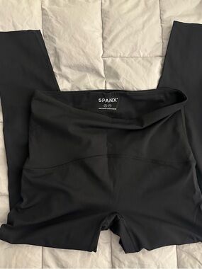 SPANX shape booty boost full length Leggings